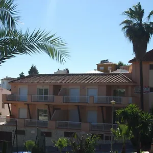 https://apartamento-bajo-b-avenida-de-las-yedras.1costadelsol.com